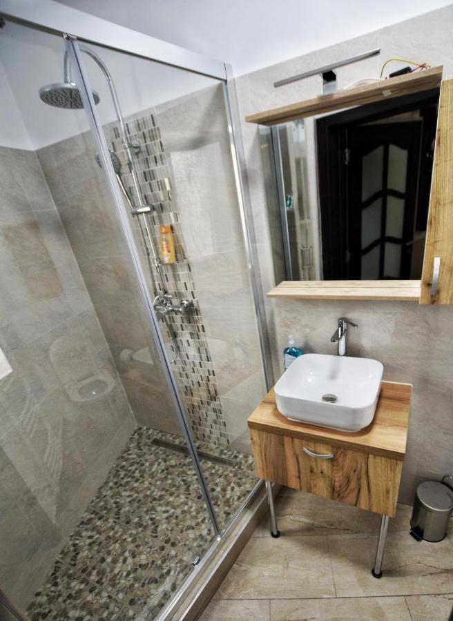 Flori'S Apartment Μπρασόβ Εξωτερικό φωτογραφία